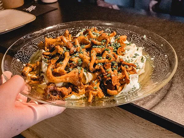 Picture of a dish freshly prepared in the kitchen