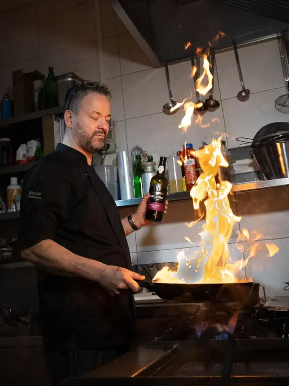 het eten wordt warm bereid